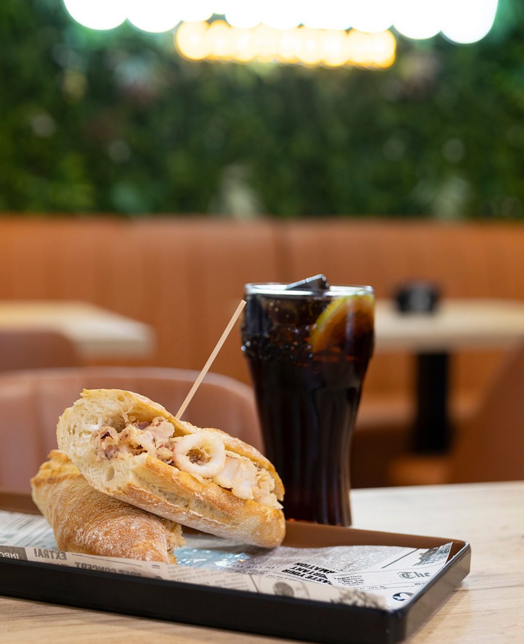 Bocata de calamares recién hecho